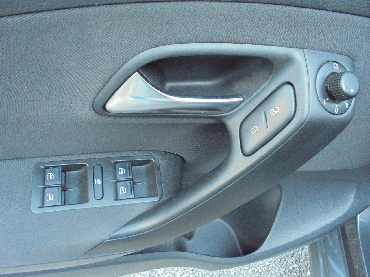 VOLKSWAGEN POLO 1.2 70CV COMFORTLINE 5P UNIPROPRIETARIO NEOPATENTATI