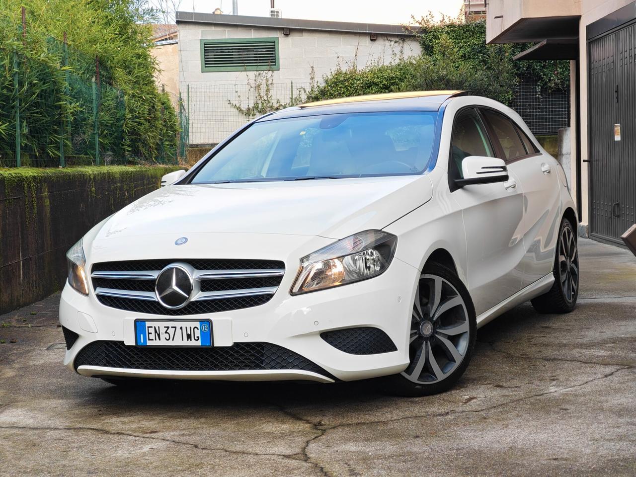 Mercedes-Benz A180 1.6 BENZINA 122cv / TETTO