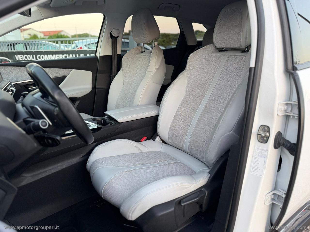 PEUGEOT 3008 BlueHDi 130 S&S EAT8 Allure