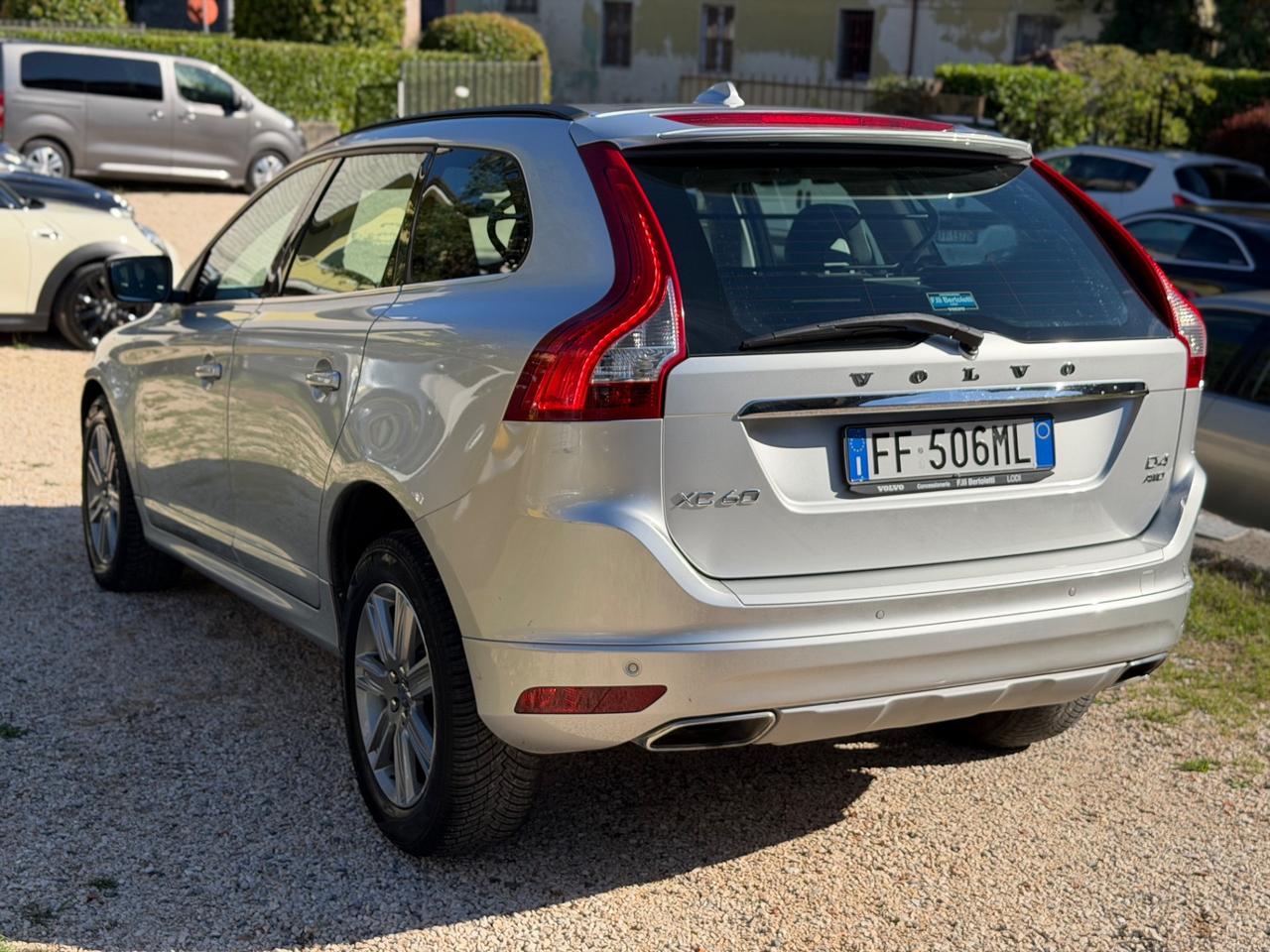 Volvo XC60 D4 AWD MOMENTUM 4x4 KMCERT GARANZ