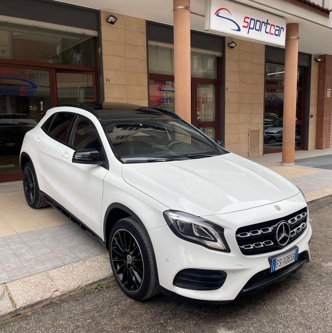 Mercedes-benz GLA 200 d 136CV AUT. PREMIUM AMG NIGHT PACKET TETTO LED NAVY 19