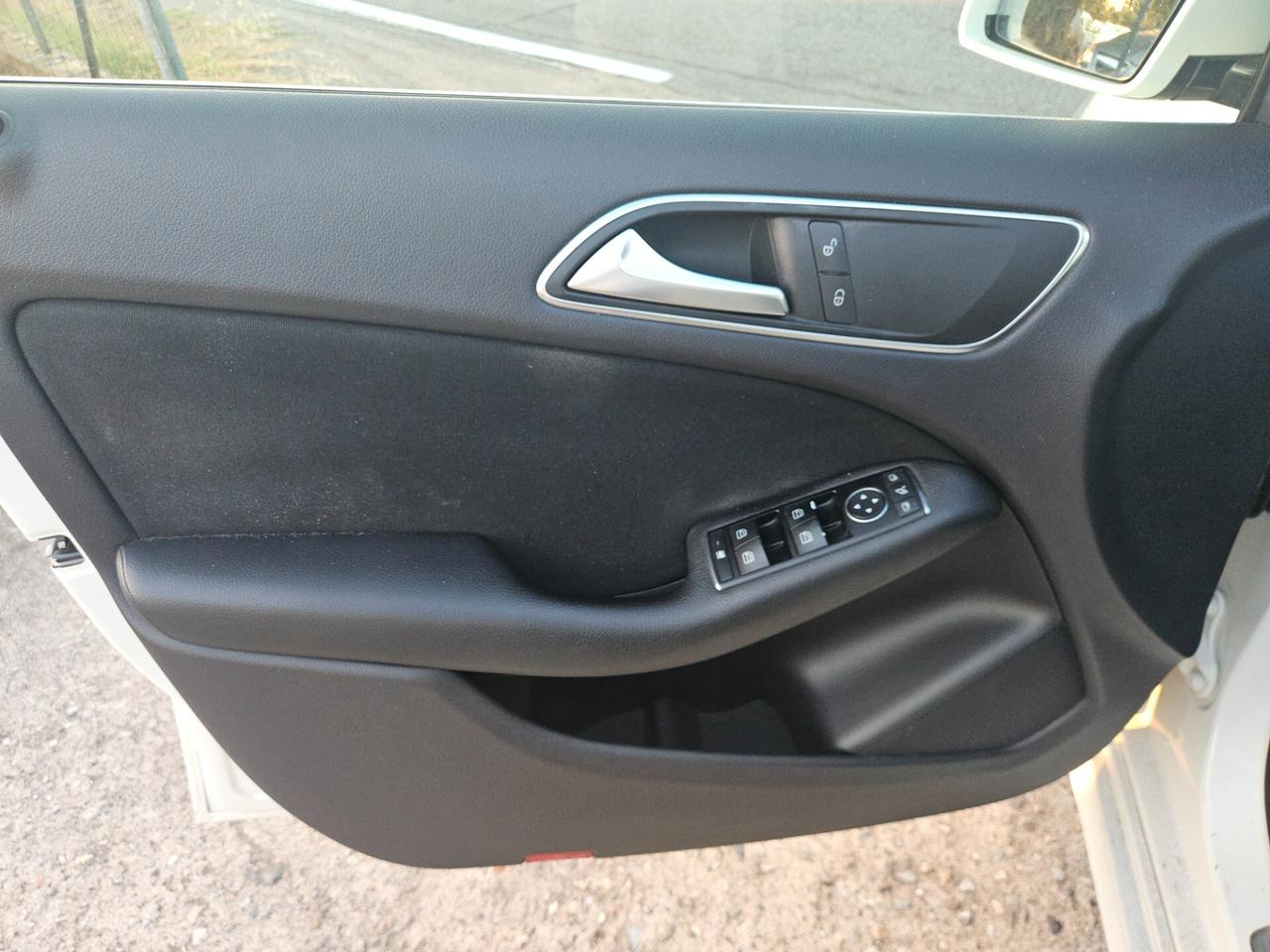 Mercedes-benz B 180 B 180 CDI Automatic Premium