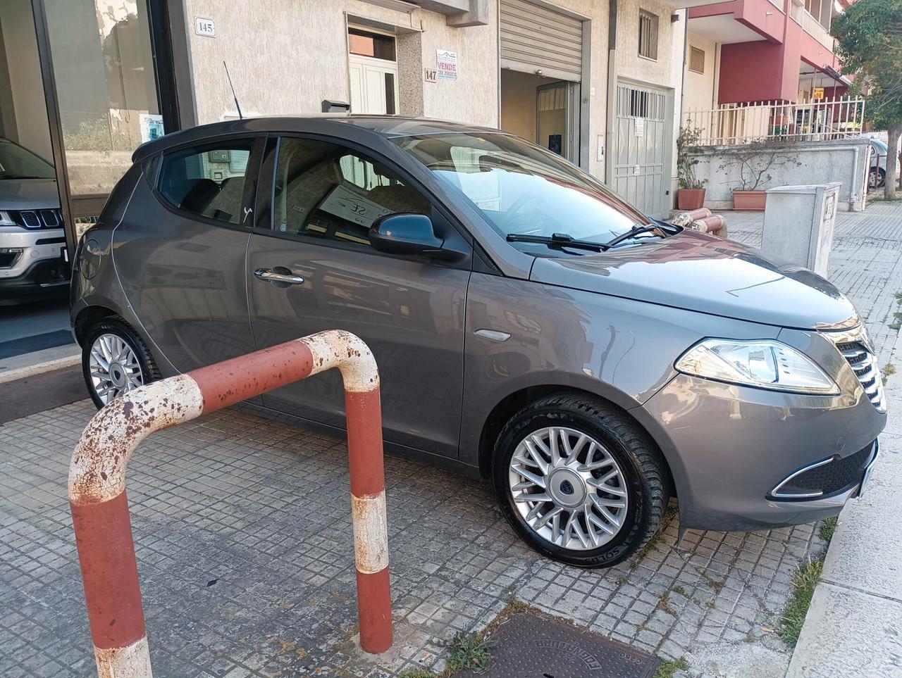 Lancia Ypsilon 1.2 69 CV 5 porte S&S Gold