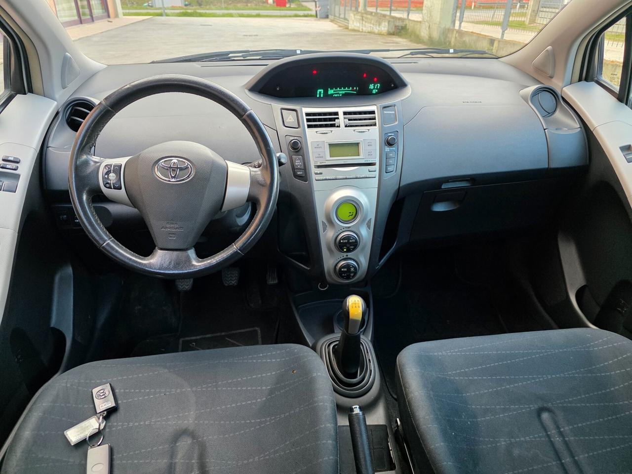 Toyota Yaris 1.4 D-4D 5 porte Sol