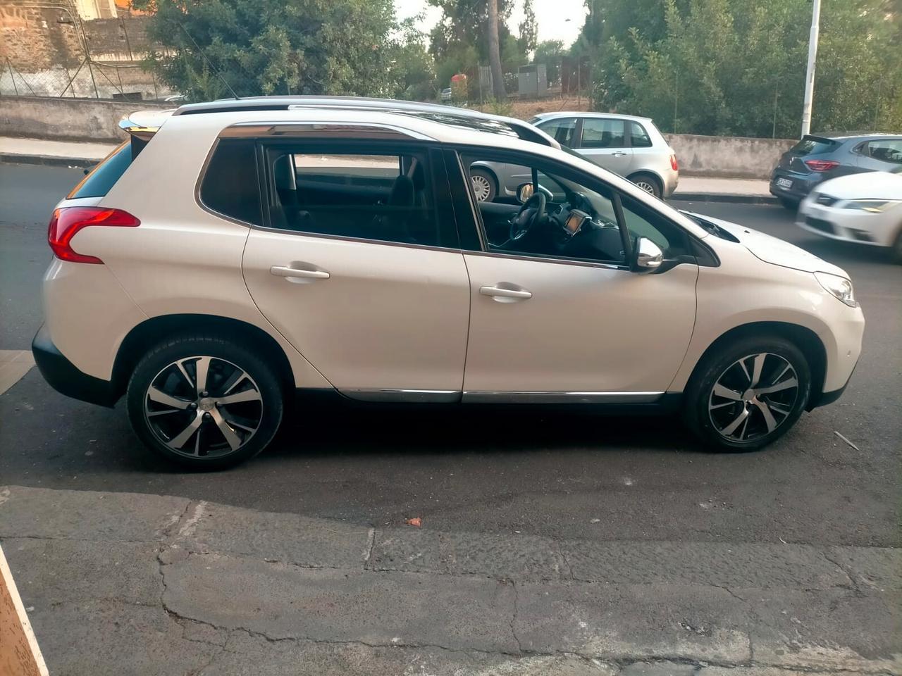 Peugeot 2008 BlueHDi 100 Allure