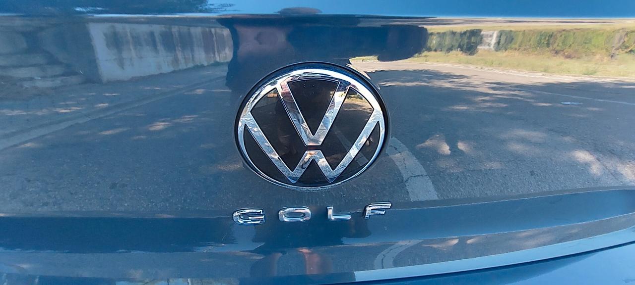 GOLF 8 DSG 2,0 DIESEL 115 CV STRAFULL NAVI LEGA TELEFONO CRUISE CAMBIO AUTOMATICO NUOVA