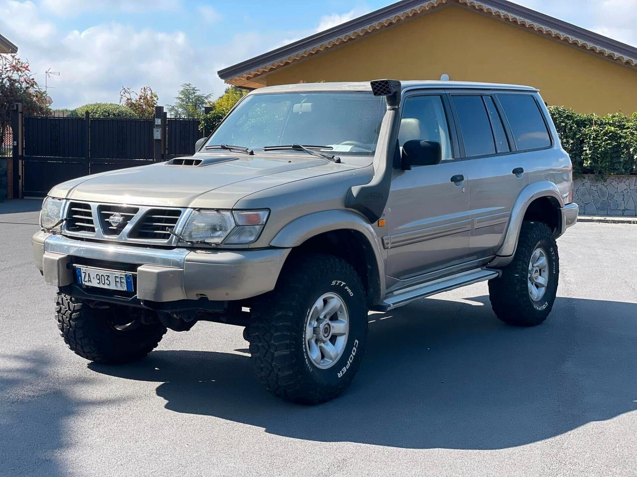 Nissan Patrol 7 posti preparato