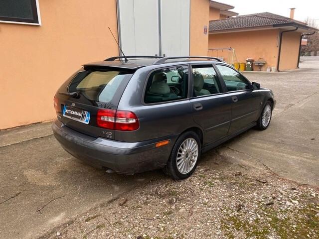 VOLVO V40 1.9 D BELLA CON POCHI KM INDISTRUTTIBILE