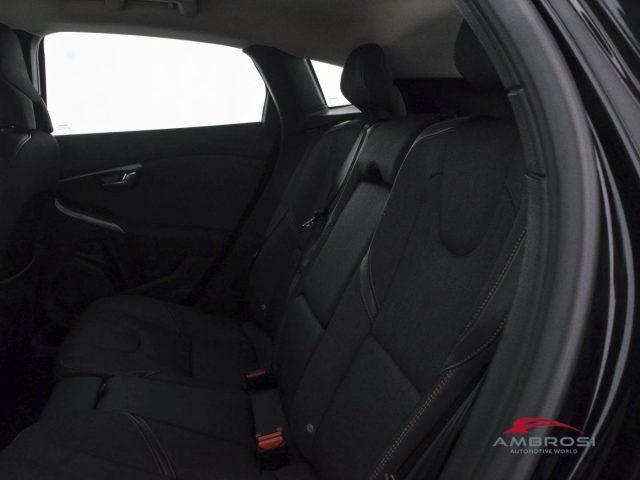 VOLVO V40 Cross Country D2 Business Plus