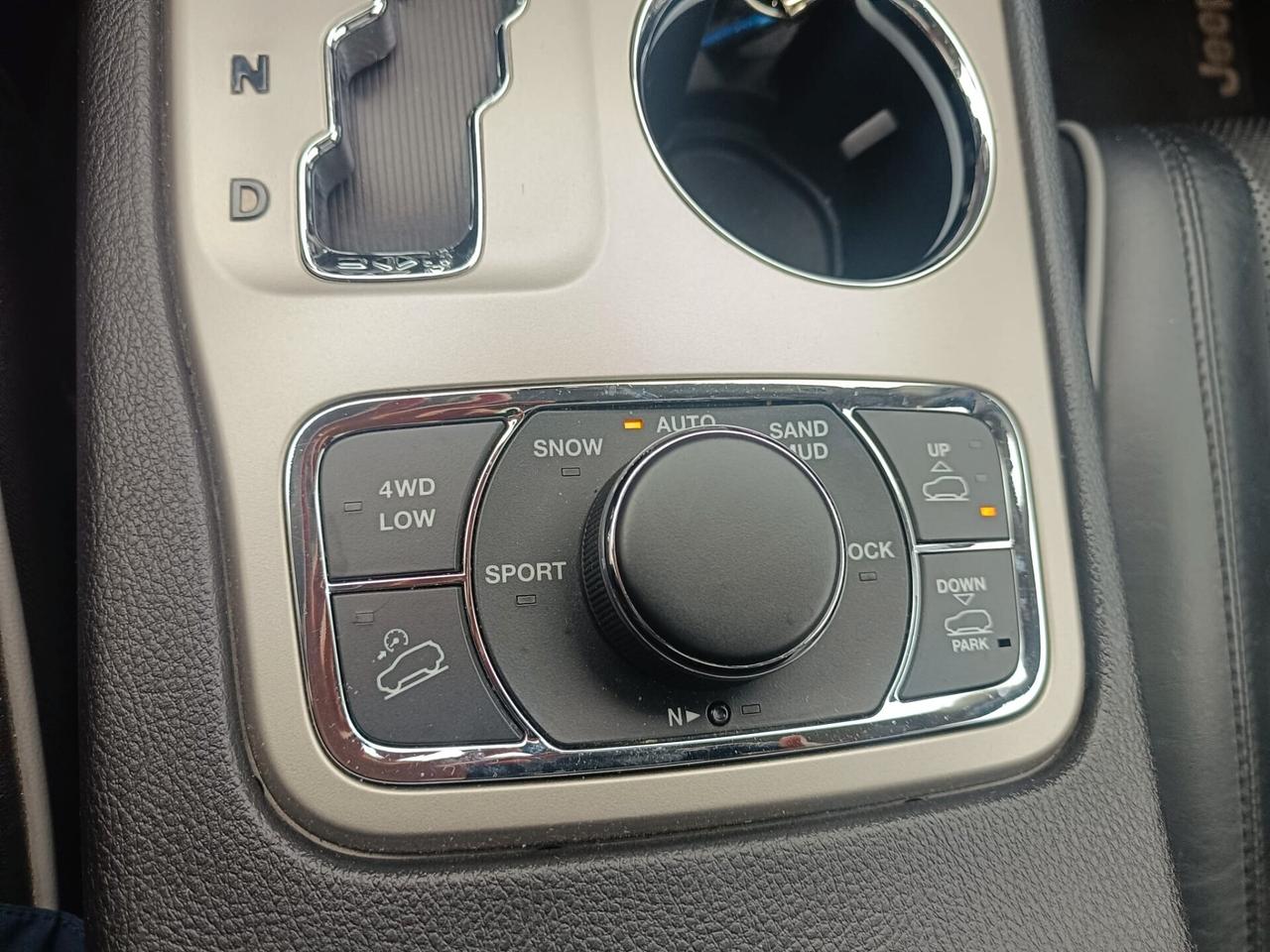 Jeep Grand Cherokee 3.0 CRD 241 CV Overland (turbodiesel)
