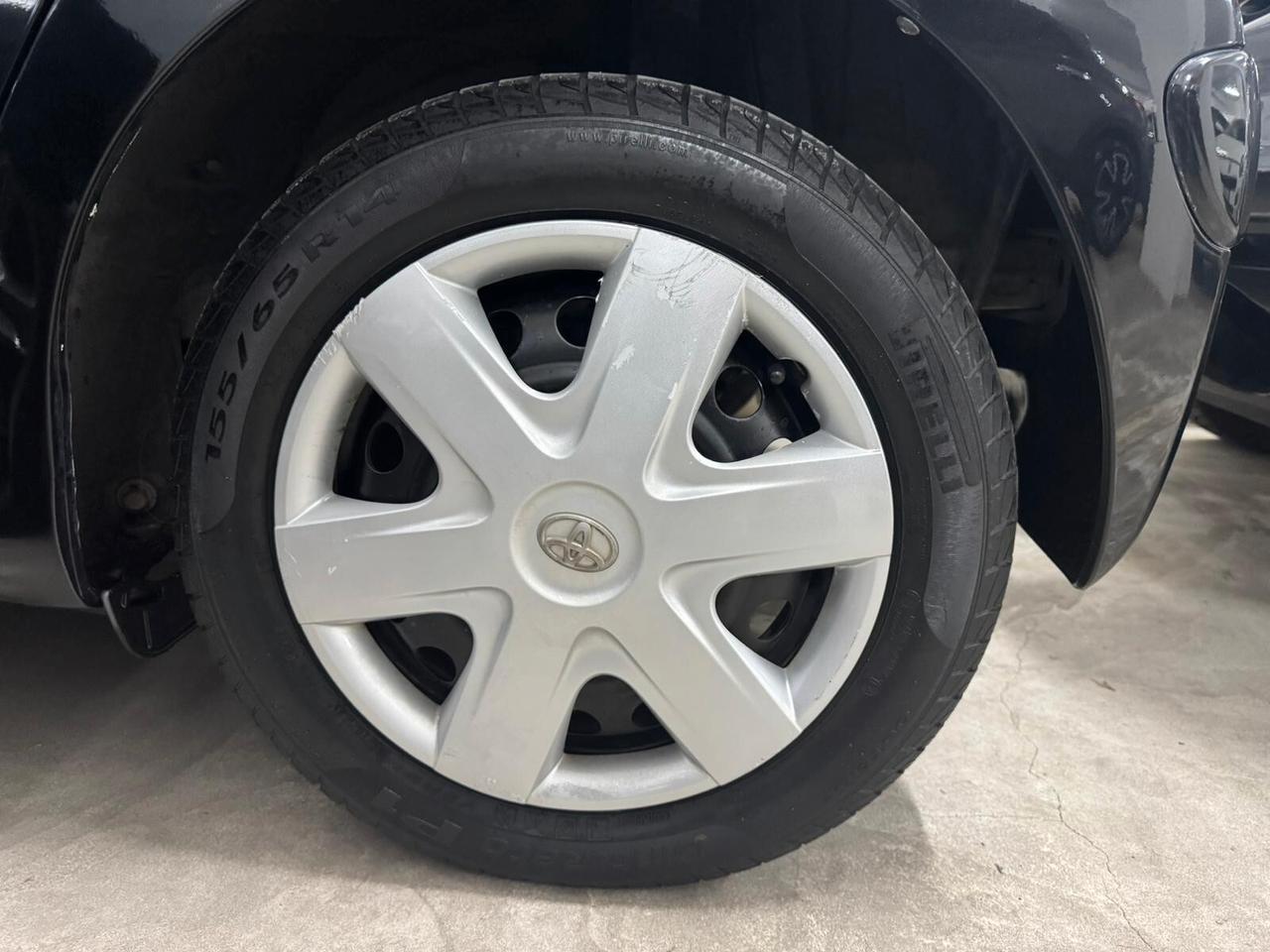 Toyota Aygo 1.0 12V VVT-i 5 porte Now Connect