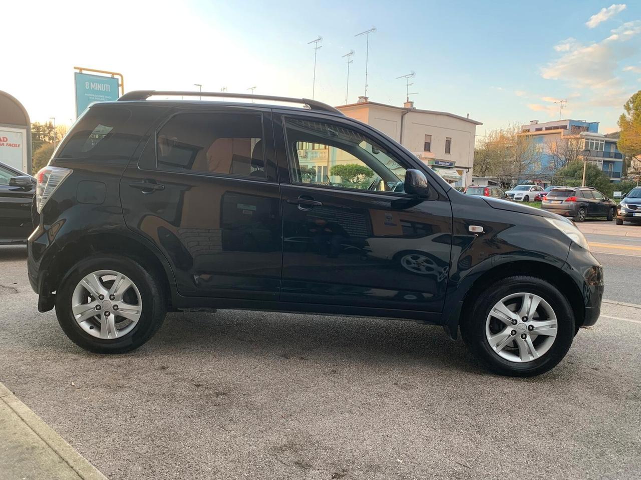 Daihatsu Terios 1.5 benz. 4WD Neopat.