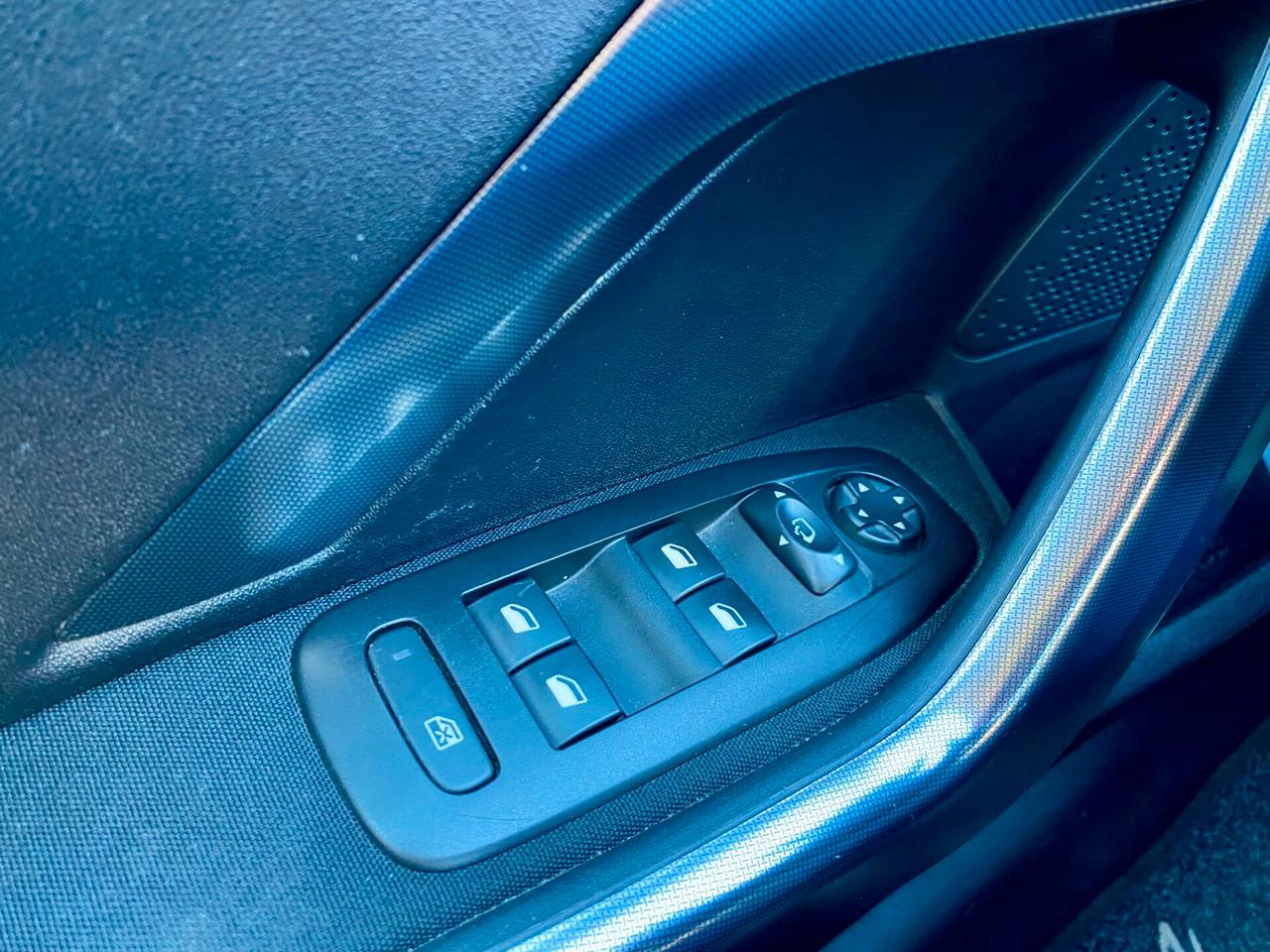 Peugeot 2008 1.5 bluehdi Allure s 102cv