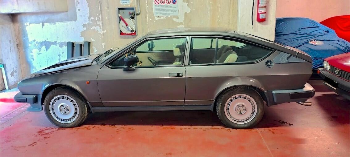 Alfa Romeo Alfetta gtv 2500 v6