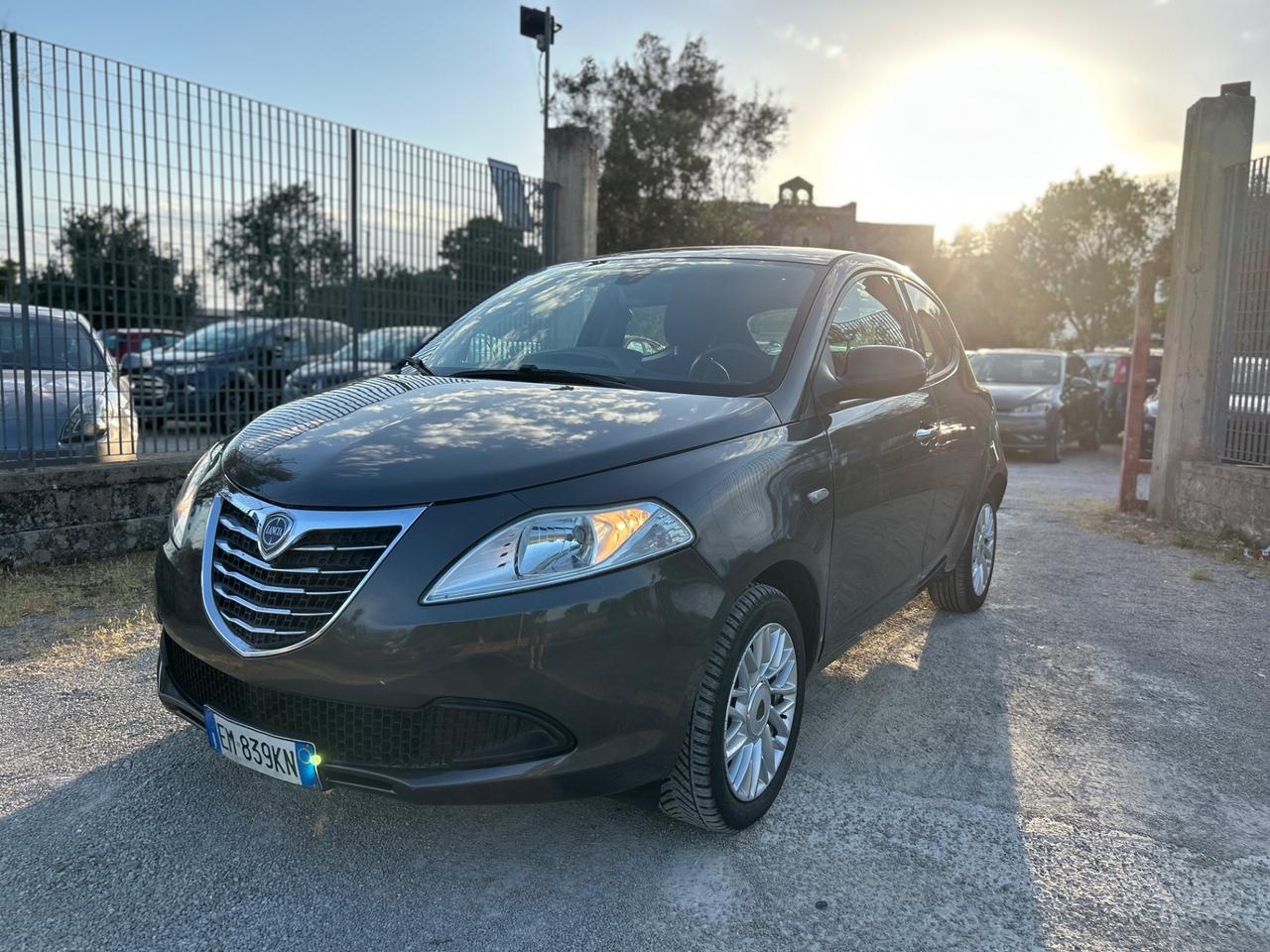 Lancia Ypsilon 1.3 MJT 5 porte-2012