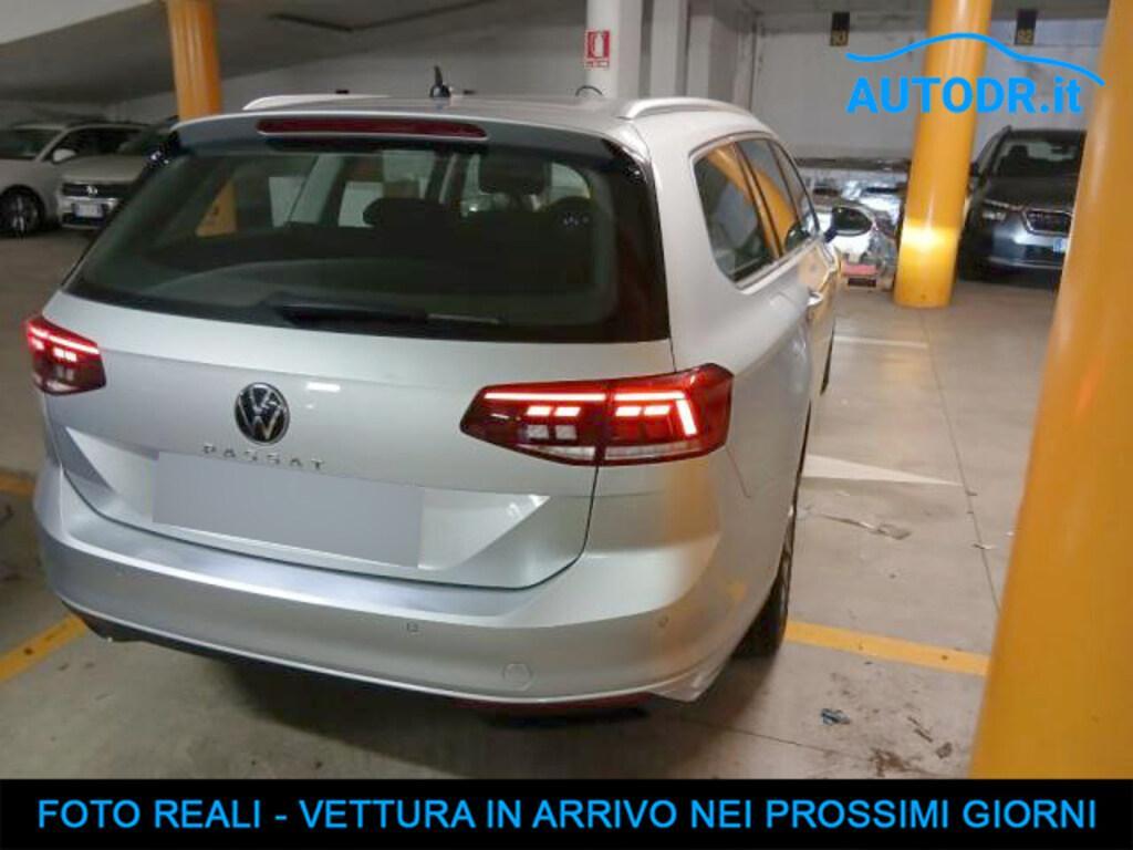 Volkswagen Passat Variant 2.0 TDI EVO Business Fari LED, Navi, Ambient Pack