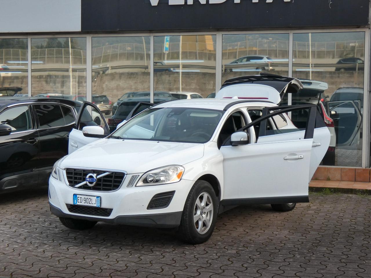 Volvo XC 60 XC60 2.4 D 175 CV FWD Geartronic Kinetic