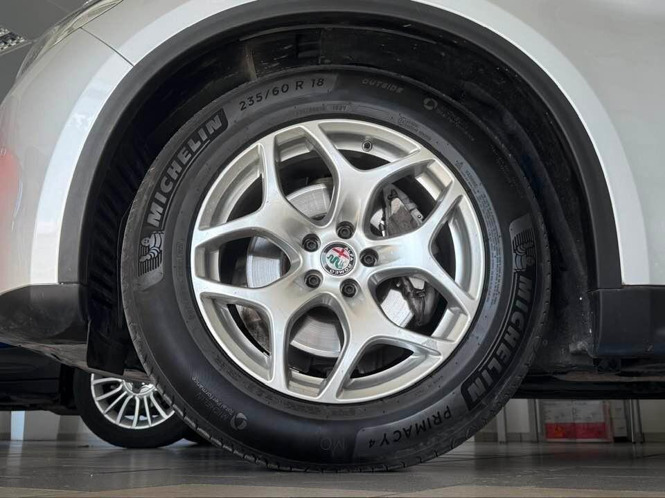 Alfa Romeo Stelvio 2.2 Turbodiesel 190 CV AT8 Q4 Business