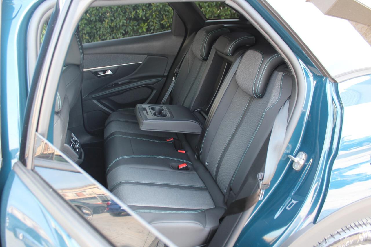 Peugeot 3008 Hybrid 225 e-EAT8 Allure Pack