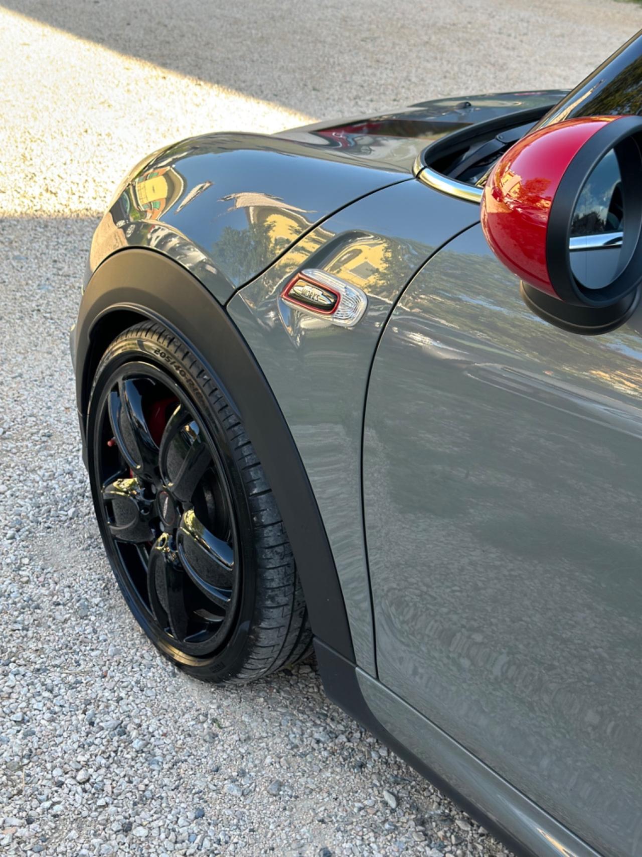 Mini COOPER JCW 233CV FULLOPT KMCERT UNICOPR