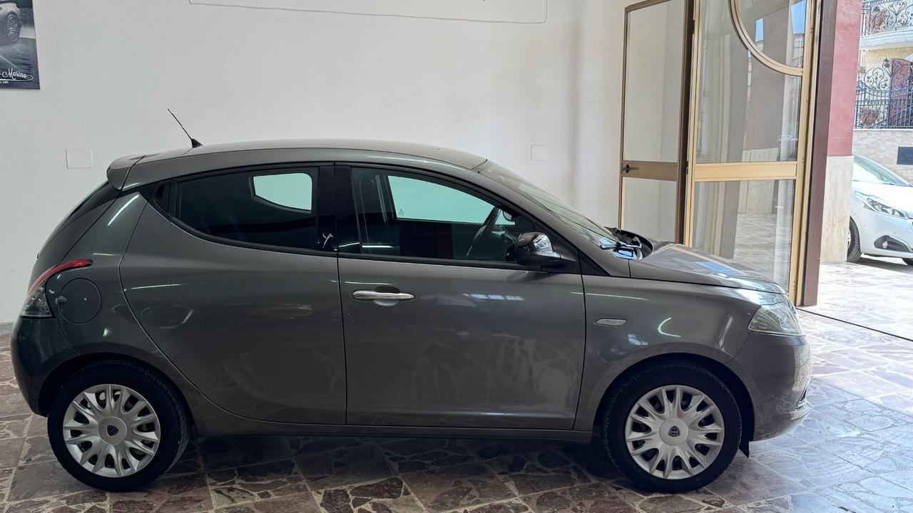 Lancia Ypsilon 1.2 69 CV 5 porte Silver-88.000 KM
