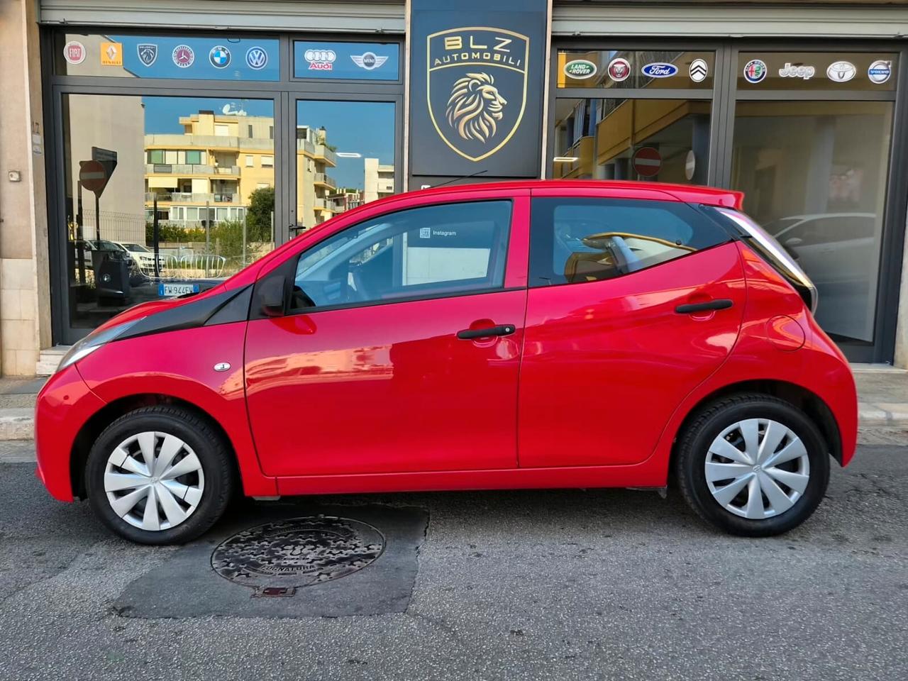 Toyota Aygo 1.0 VVT-i 69 CV 5 porte x-cool TSS