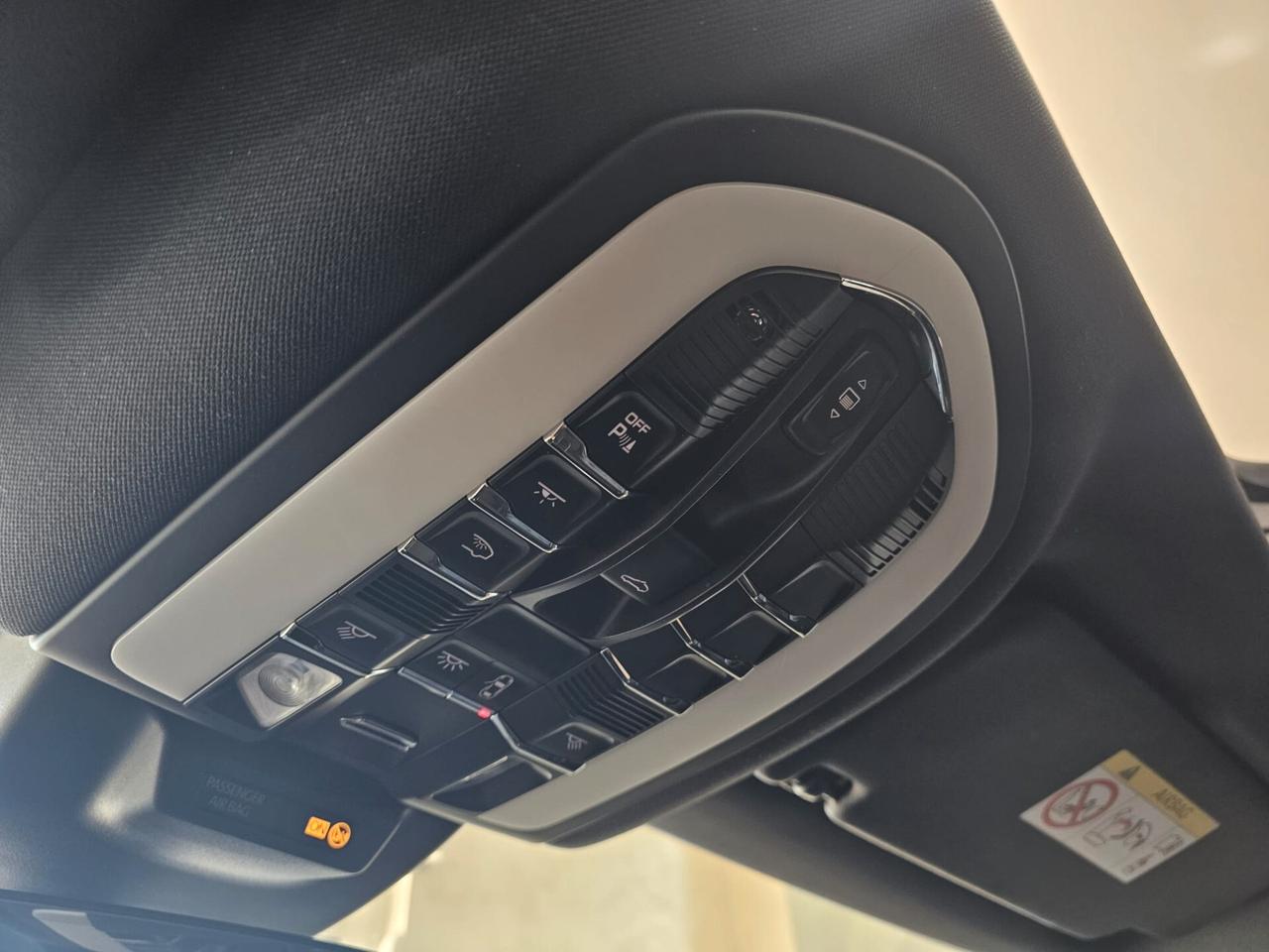 NUOVA PORSCHE MACAN TURBO 2.0 BENZINA 245CV - TETTO PANORAMICO APRIBILE