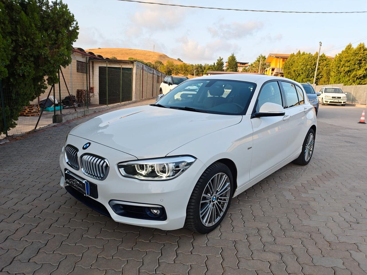 Bmw 118 118d 5p. Urban