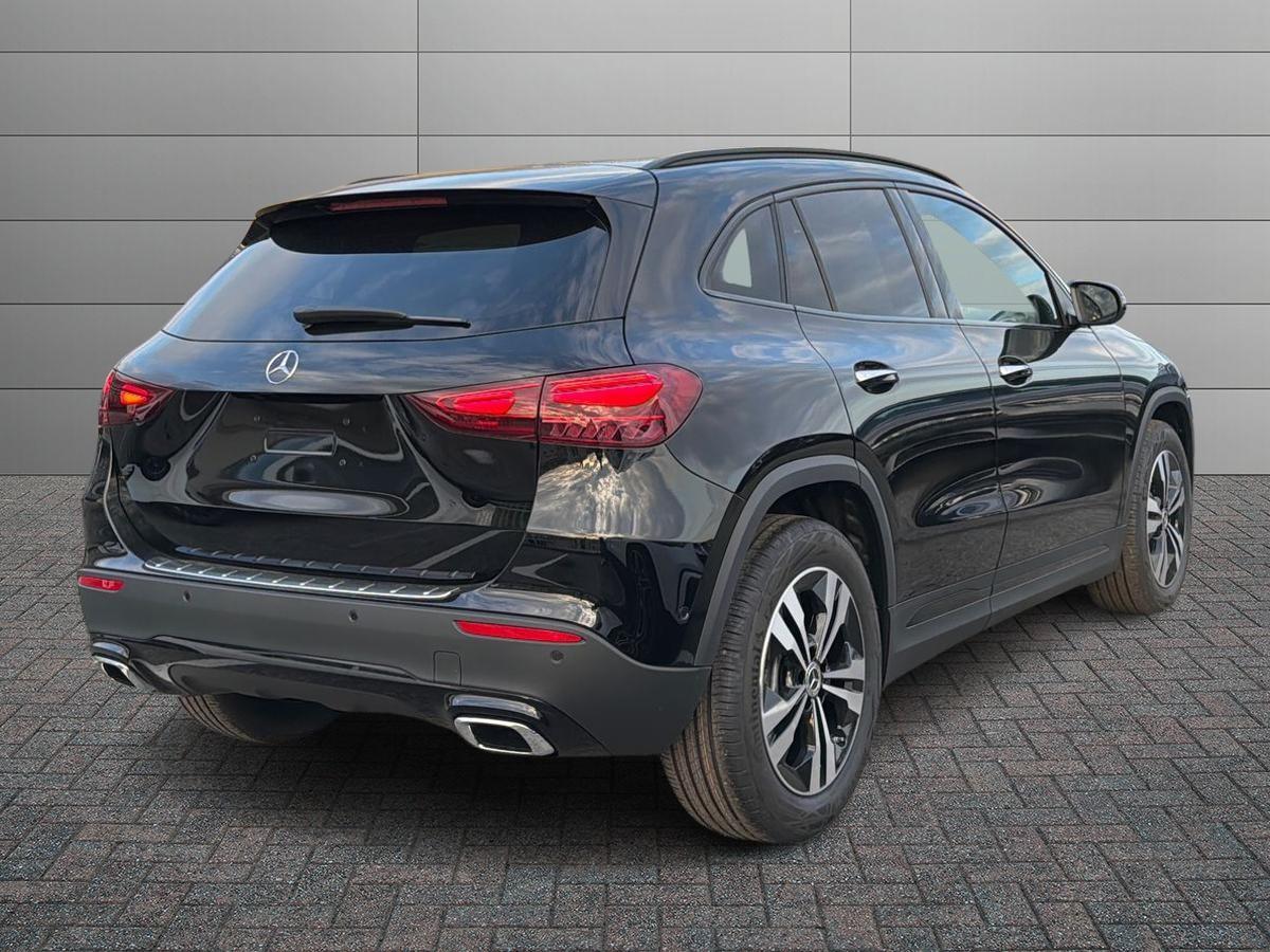 Mercedes-Benz GLA 180 d Automatic