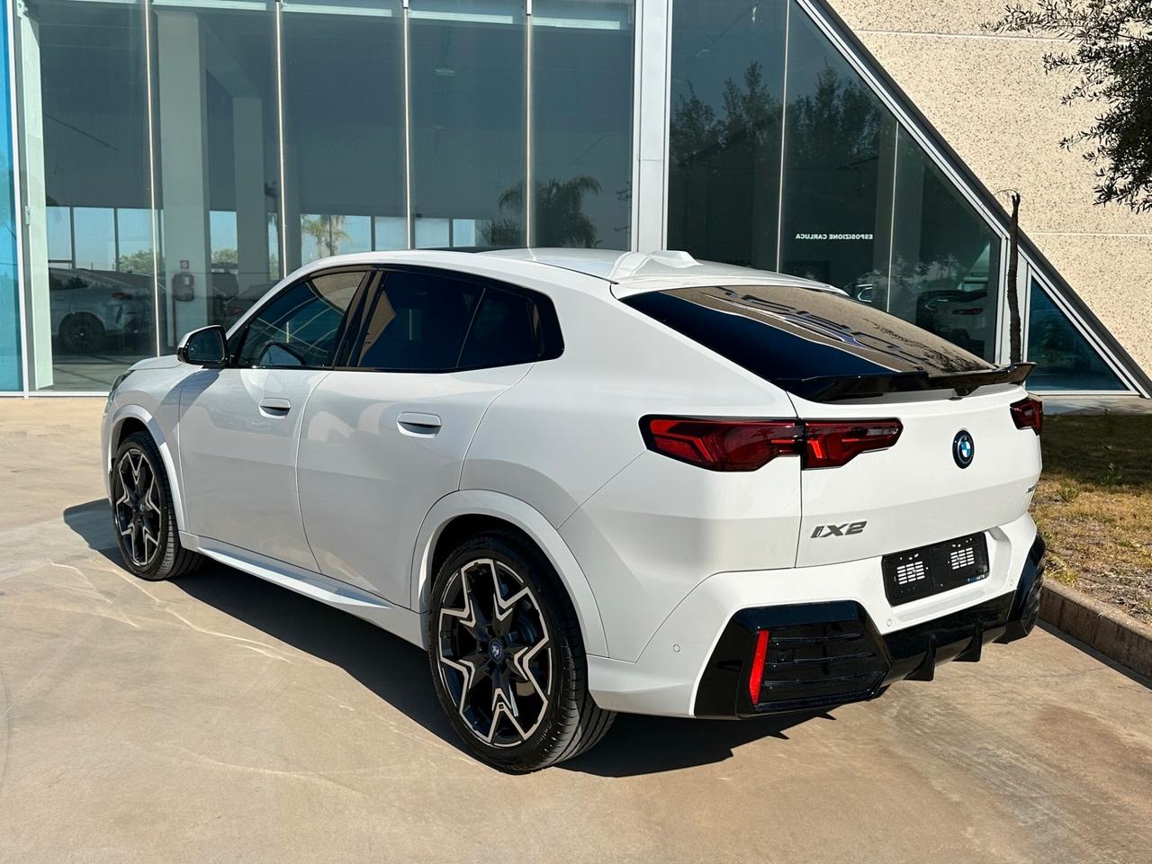 BMW iX2 xdrive MSport offerta T-Stock prezzo imperdibile