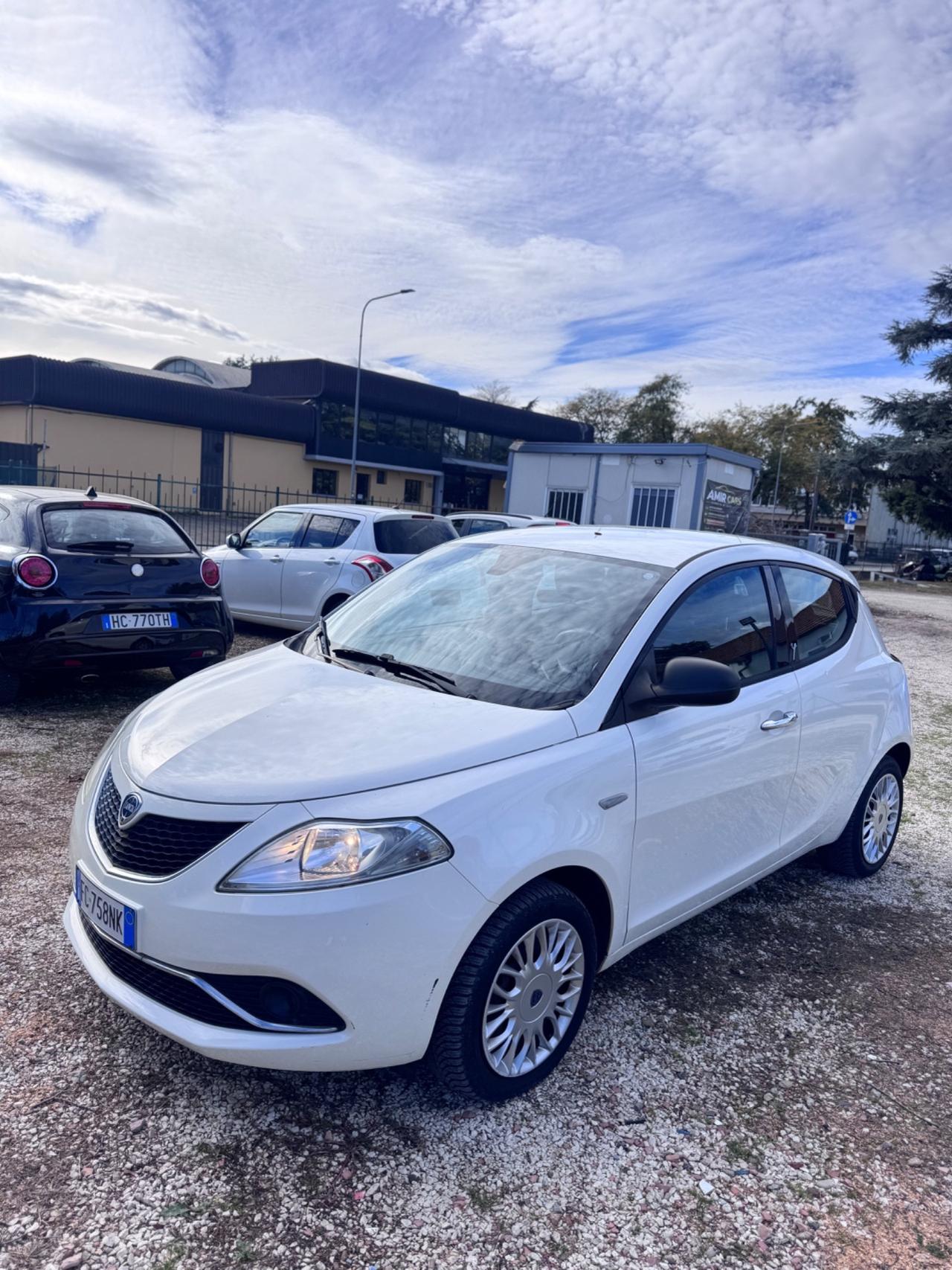 Lancia Ypsilon 1.3 MJT 16V 95 CV 5 porte S&S 30th Anniversary