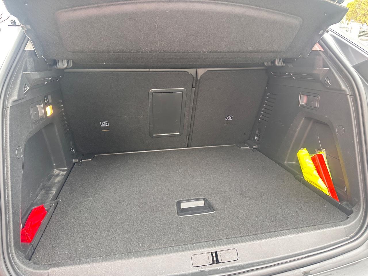 Peugeot 3008 Allure -2020 LED/PELLE/AMBIENT