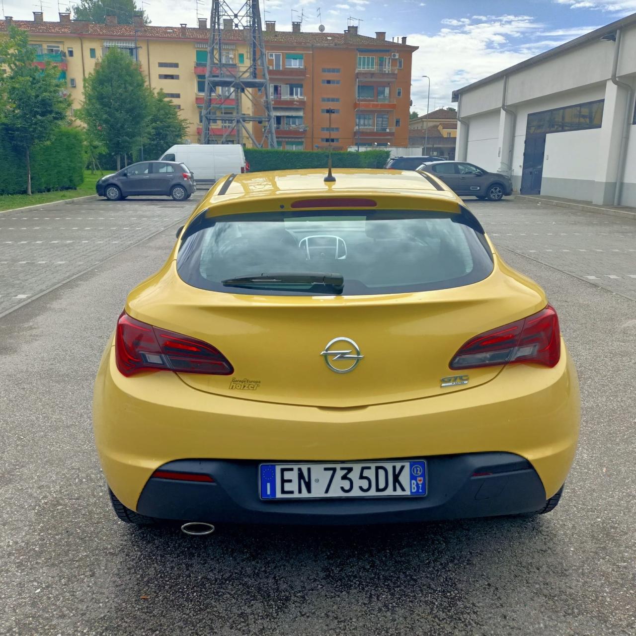 Opel Astra GTC 1.4 benzina anno 2012 X neo patt