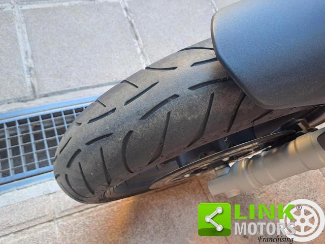 YAMAHA MT-03 .