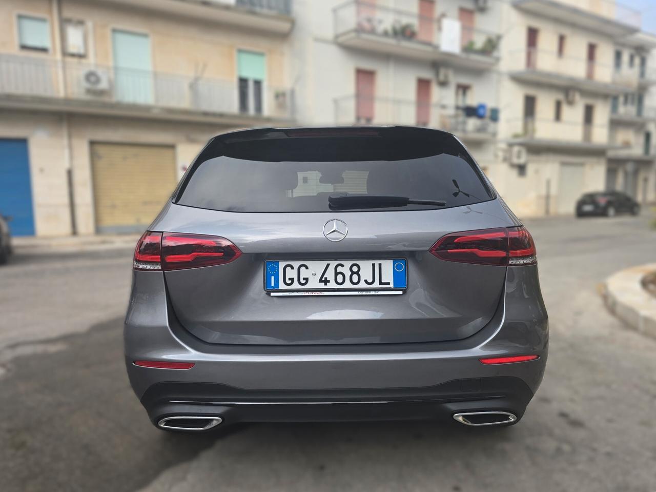 Mercedes-Benz B 180 D - 116CV