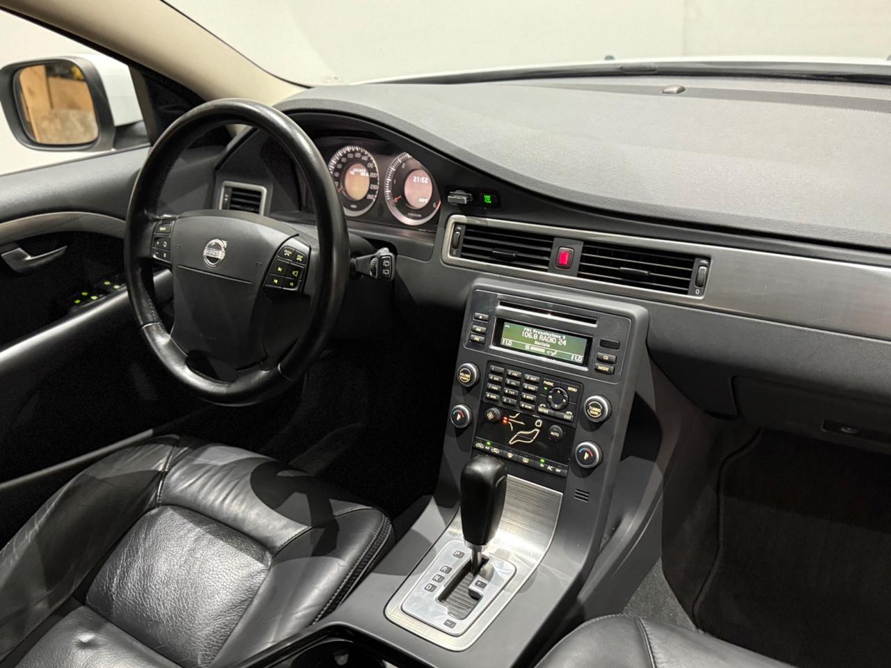 Volvo XC 70 D5 AWD 4x4 Gancio Traino Gommata