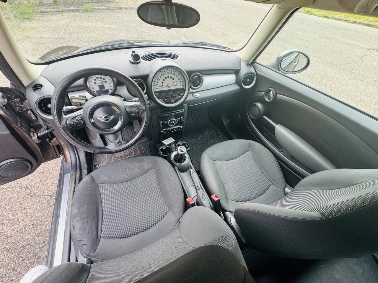 Mini 1.6 16V One (55kW) Hot Chocolate