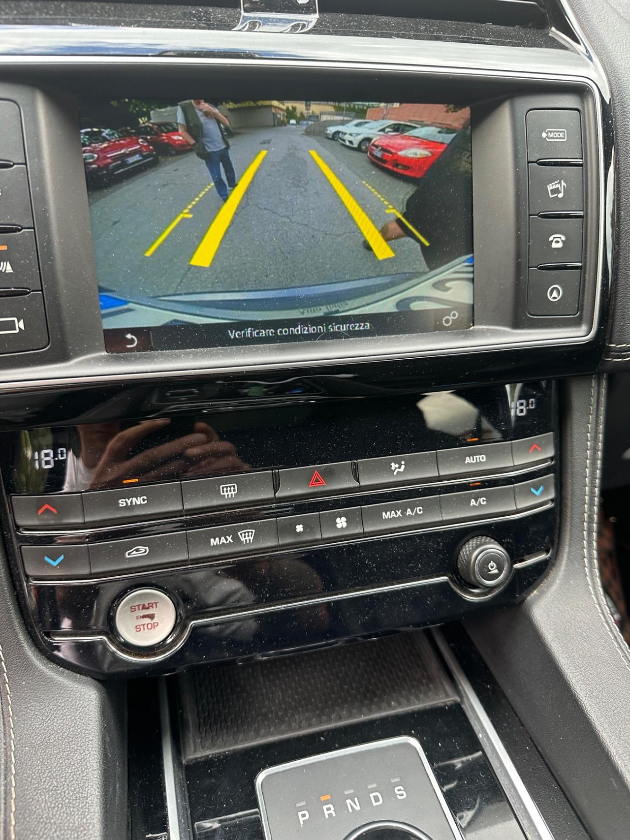 Jaguar F-Pace 2.0 D 180 CV AWD aut. R-Sport