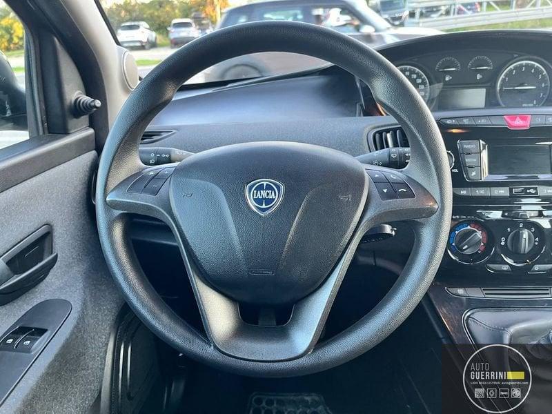 Lancia Ypsilon Ypsilon 1.0 FireFly 5 porte S&S Hybrid Ecochic Silver