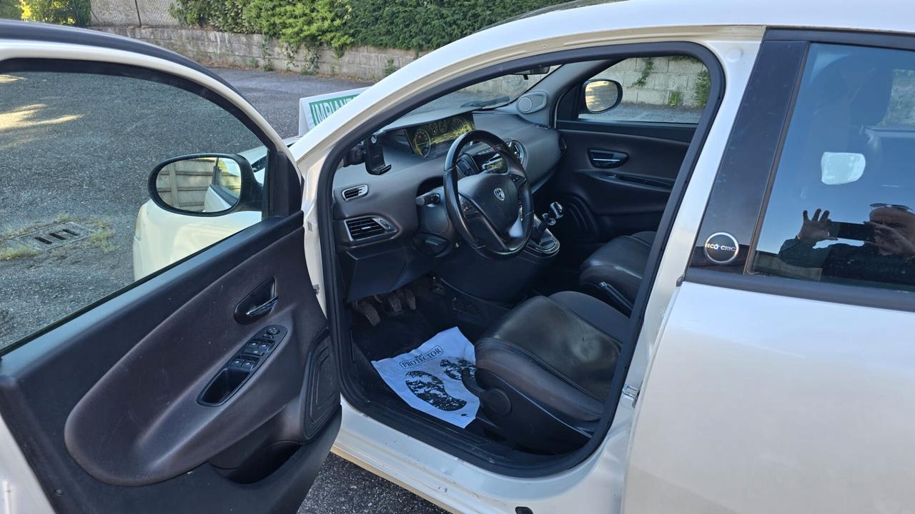 Lancia Ypsilon 1.2 69 CV 5 porte GPL Ecochic Platinum