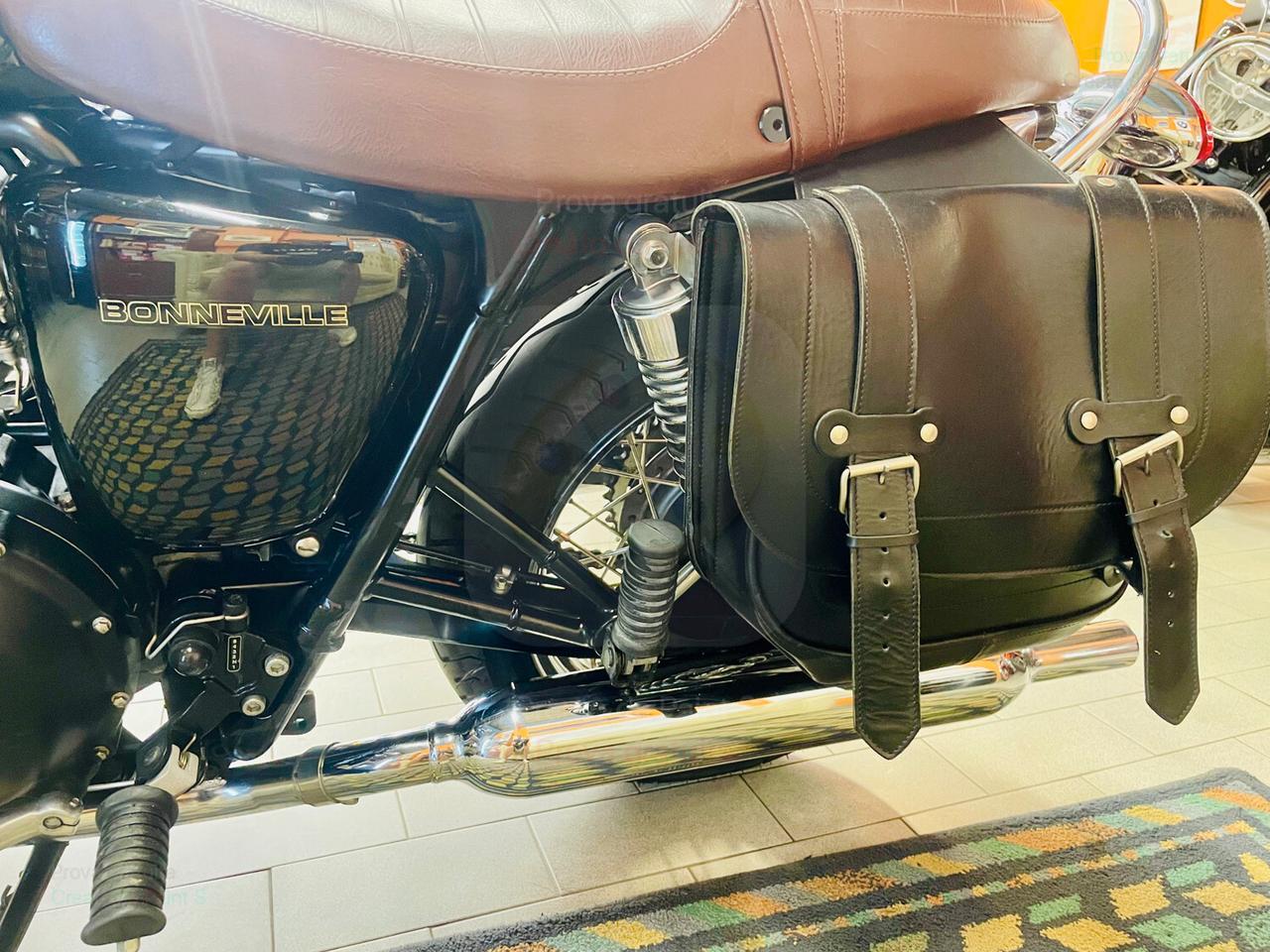 Triumph Bonneville T100 RUOTE A RAGGI