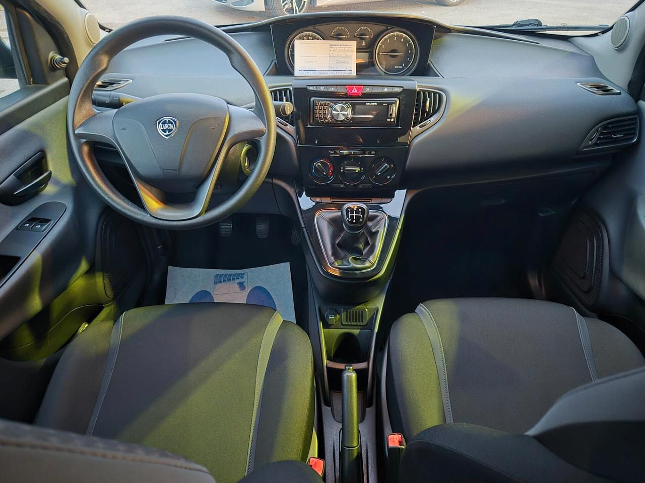 Lancia Ypsilon 1.2 69 CV 5 porte Silver