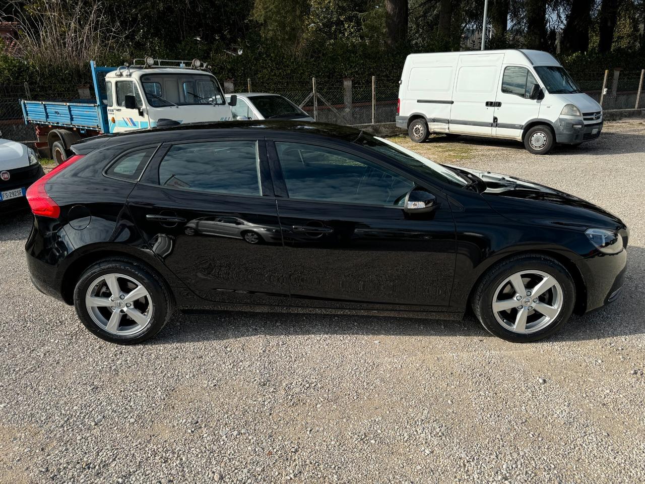 Volvo V40 D2 Business Plus OK NEOPATENTATI