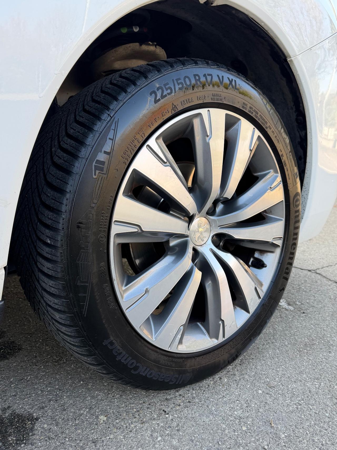 Peugeot 3008 1.6 HDi 115CV Business