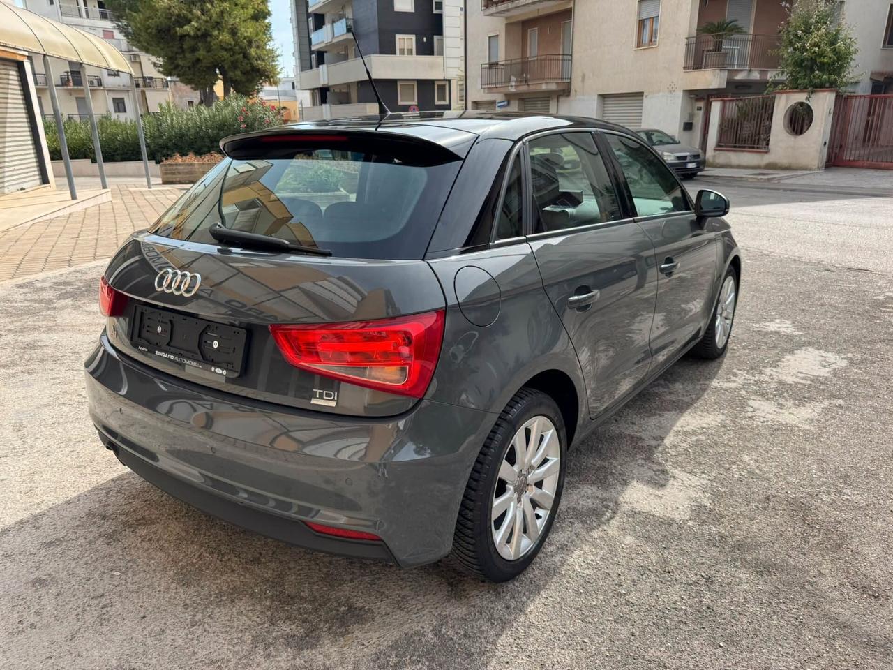 AUDI A1 SPB BI-COLORE 1.4 TDI 90 CV. METAL PLUS PERFETTA