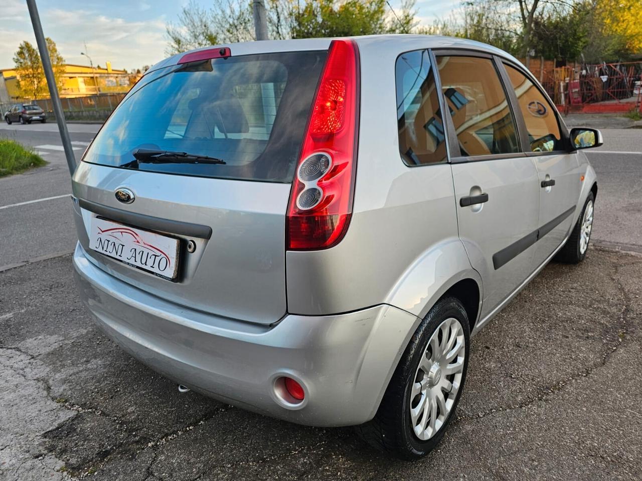 Ford Fiesta 1.2 75cv Ikon*Clima*Servosterzo*Neopatentati*