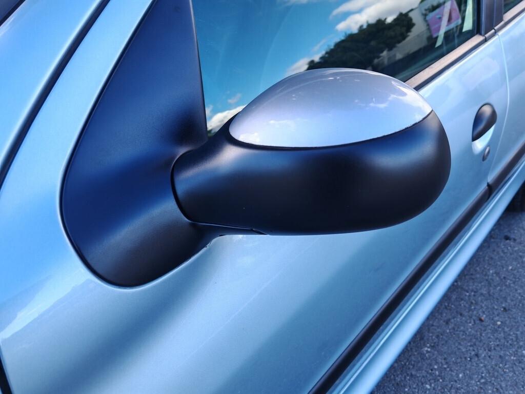 Peugeot 206 benzina come nuova 110.000 Km