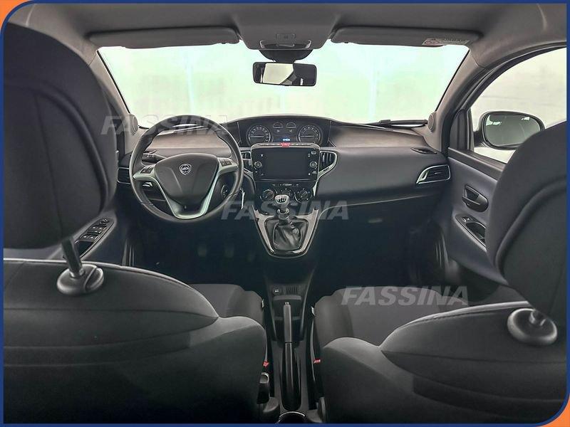 Lancia Ypsilon 1.0 FireFly 70cv Hybrid Platino