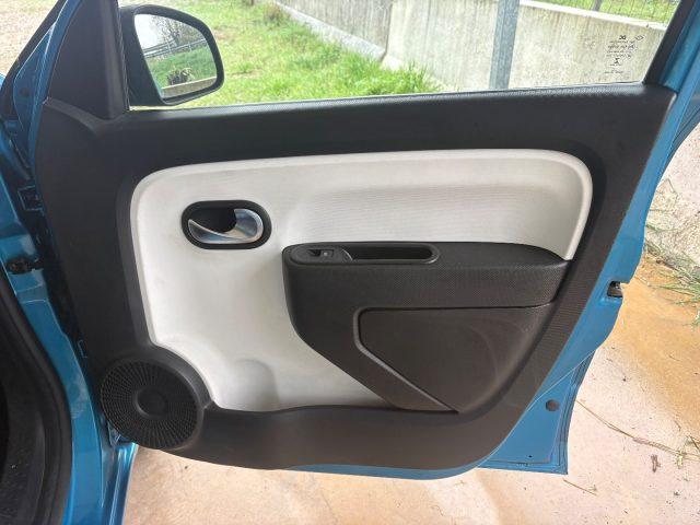 RENAULT Twingo SCe Lovely POCHI CHILOMETRI NAVIGATORE