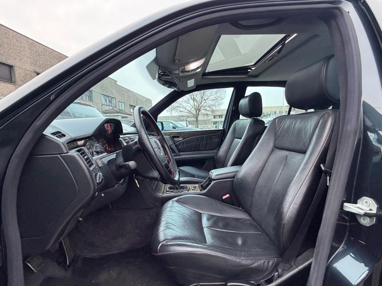 MERCEDES E200 KOMPRESOR ASI STORIC 92.000KM